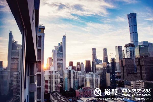 能耗監(jiān)測(cè)系統(tǒng)，數(shù)據(jù)分析，報(bào)告生成，多平臺(tái)支持